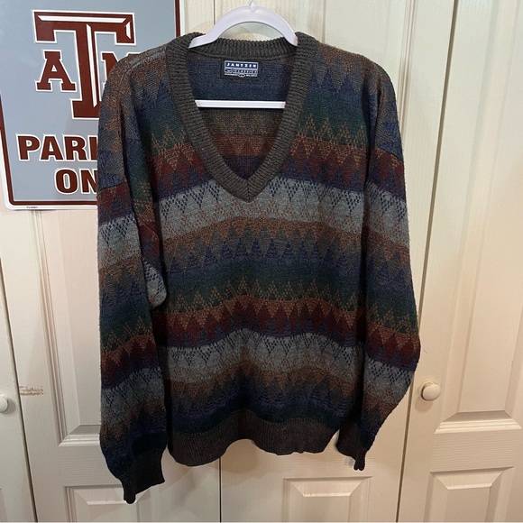 Jantzen Classics 100% Acrylic V-Neck Sweater - Picture 1 of 7
